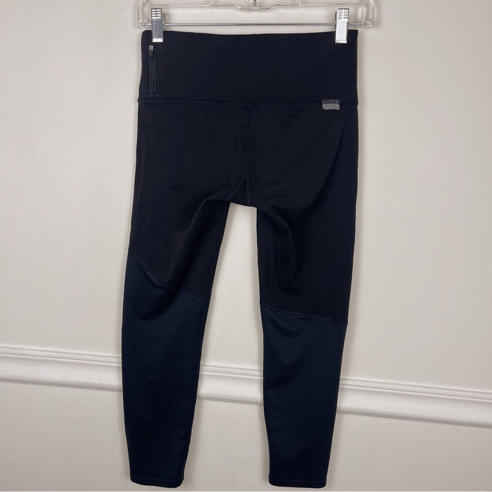 Oiselle Black Cropped Venting Leggings‎ Size 02 Mid Rise
